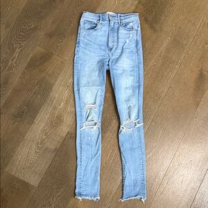 Abercrombie & Fitch Light Blue Ripped Super High-Rise Skinny Jeans size 4/27